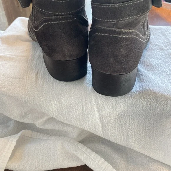 Clark Boots - Picture 2 of 7